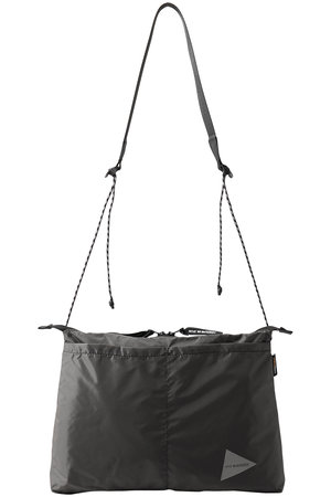 アンドワンダー/and wanderの【UNISEX】sil サコッシュ(140800/140802)