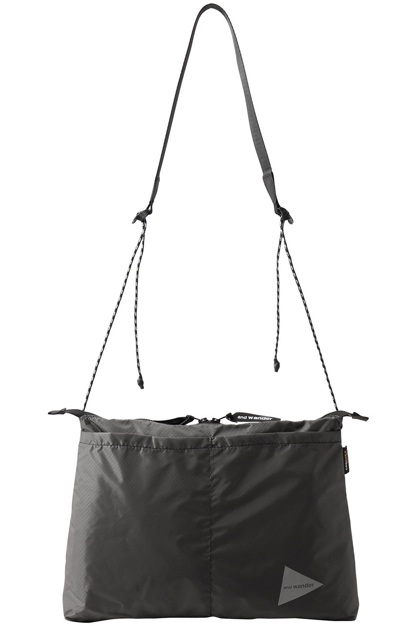 アンドワンダー/and wanderの【UNISEX】sil サコッシュ(グレー/5745975213)