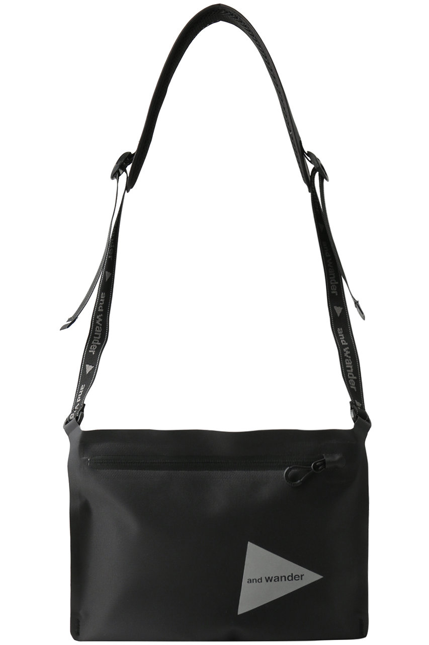 アンドワンダー　ショルダーバッグ メッセンジャーバッグ アイボリー/ブラック アンドワンダー ショルダーバッグ メッセンジャーバッグ アイボリー