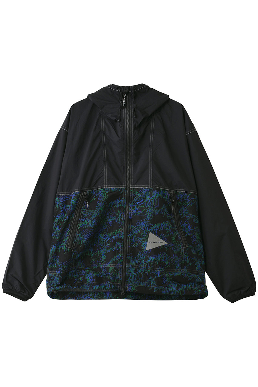 アンドワンダー/and wanderの【UNISEX】プリンテッド ウィンド ジャケット(ブラック/5746121013)