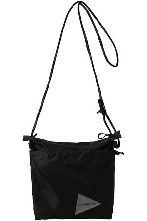 アンドワンダー/and wanderの【UNISEX】crispy リップ サコッシュ(120100/120101)