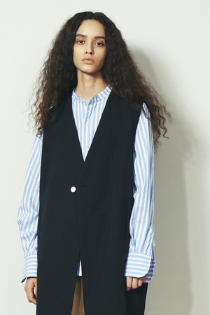 ウールツイルバックスラッシュジレ