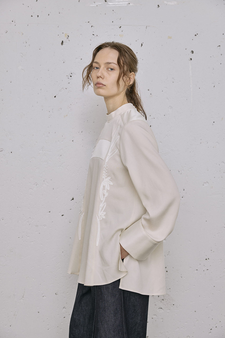 LOKITHO(ロキト)｜コード エンブロイダリー トップス/ホワイト の通販