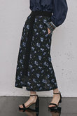 フラワー エンブロイダリー ストレート スカート