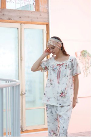 イクコ/IKUKOのダブルガーゼ花柄プリント半袖パジャマ(111000/111001)