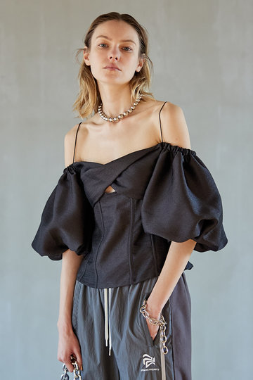 オフショルダートップス / Off Shoulder Tops