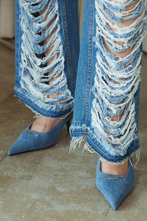 靴 prankproject/ Loafer Mules 10 Best Trendiest Mules to Shop This Fall, According to Editors
