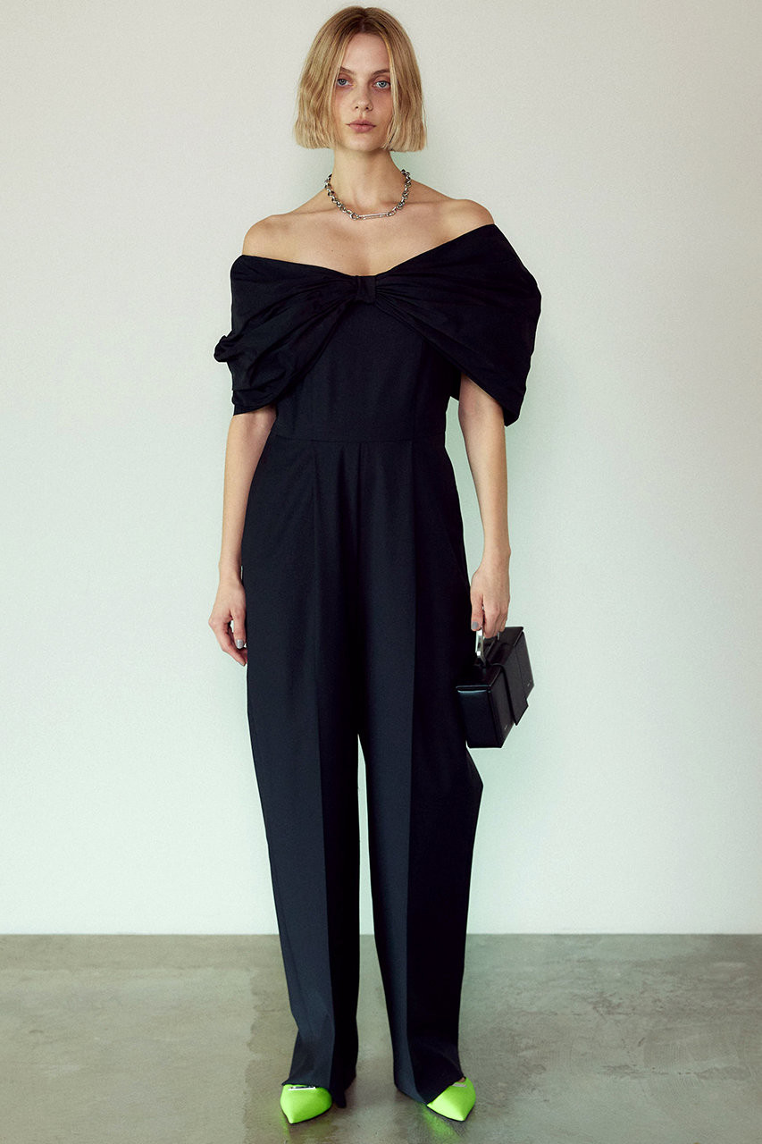 オフショルリボンベアオールインワン / Off-Shoulder Ribbon Bare Jumpsuit