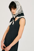 グラフィカルプリントスカーフ / Graphical Print Scarf