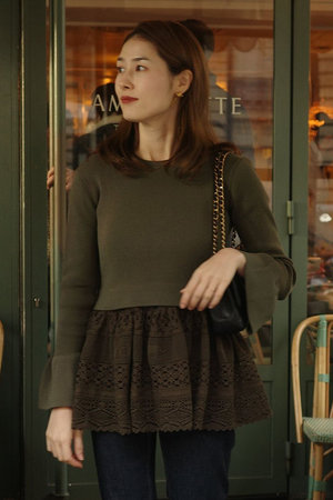 アロー/aLORSのPull en dentelle torsadee equestre Cadence レース付きニット