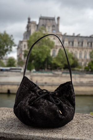 アロー/aLORSの【予約販売】Drawstring Bag Amari バッグ(120100/120101)