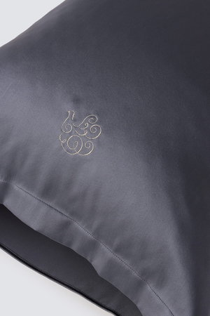 フートウキョウ/Foo Tokyoのシルクピローケース(512000/512001)