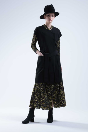 ブリスターニットジレ