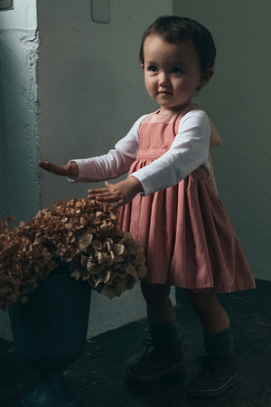 マールマール/MARLMARLの【BABY】お食事エプロン bouquet navy 80-90cm(200200/200299)