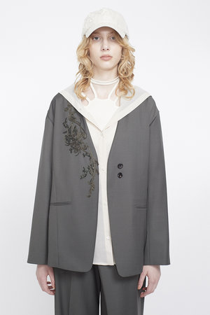 ミューラル/MURRALのVeil エンブロイダード ジャケット(110800/110801)