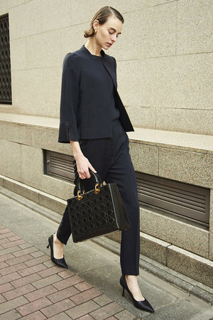 エムダブリュー/MWのトリアセテートスリムパンツ(110600/110601)