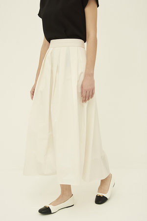 エムダブリュー/MWのタフタ タック ボリューム スカート(110700/110703)