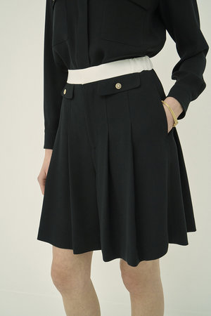 エムダブリュー/MWの【予約販売】バックサテン タック パンツ(110600/110603)