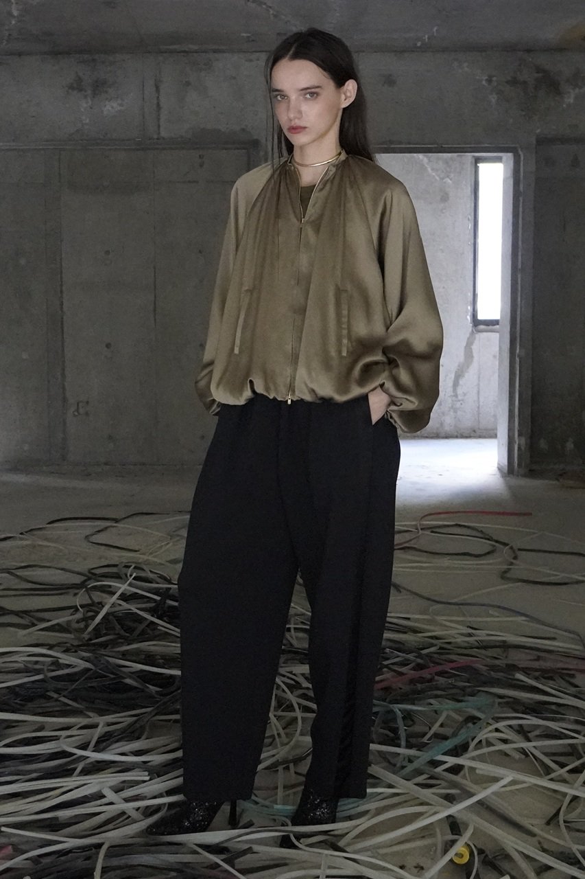 Col Pierrot(コル ピエロ)｜サテンブルゾン/カーキ の通販｜ELLESHOP