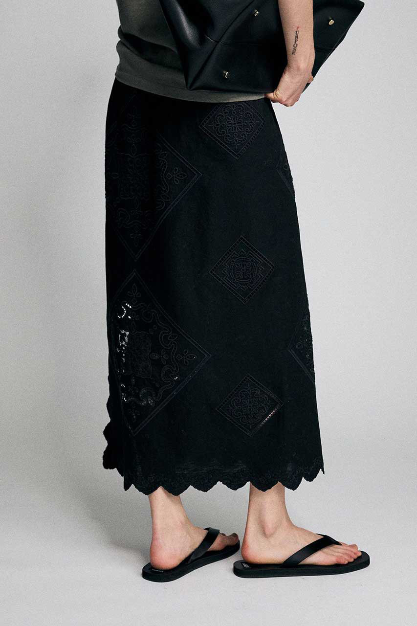 新品タグ付 BRILL ブリル 刺繍タイトスカート 黒 レース 新品タグ付 BRILL ブリル 刺繍タイトスカート 黒 レース BRILL(ブリル