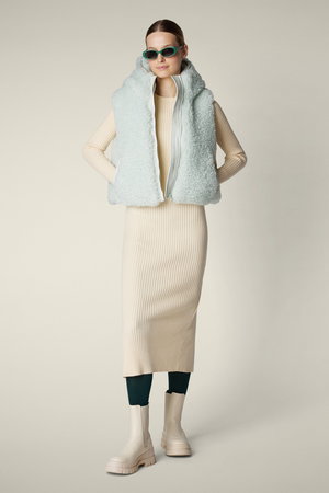 セーブ・ザ・ダック/SAVE THE DUCKのAYLAD82501W CURL/フェイクファーコショートジレ