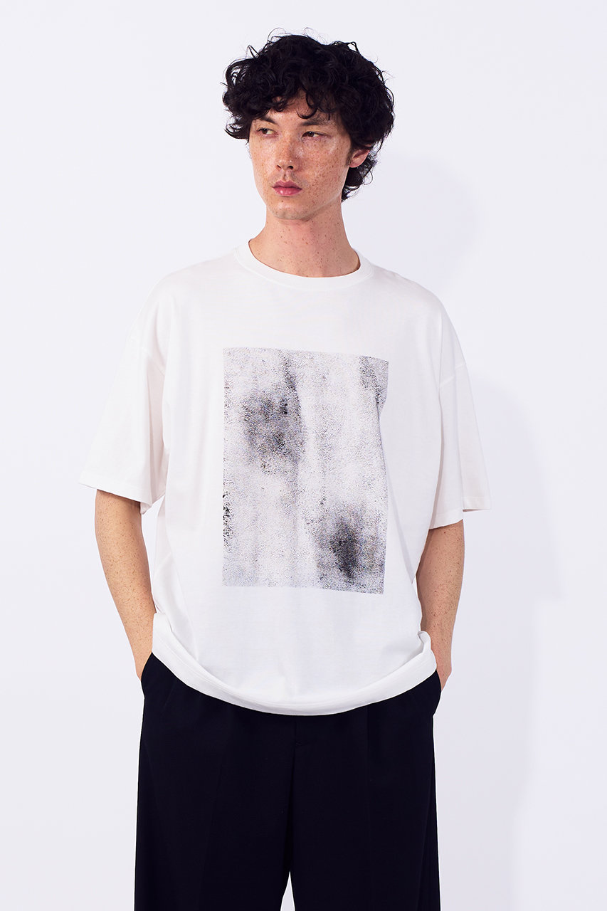 YOKE(ヨーク)｜【UNISEX】Abstract Hand ペイント Tシャツ/ホワイト の