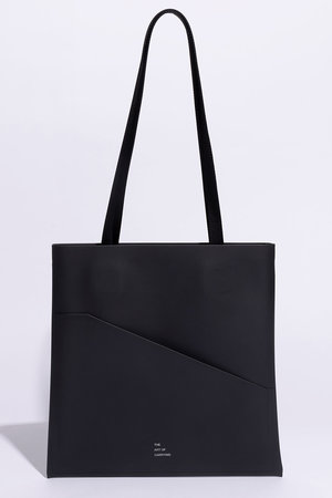 ☆タグ付き新品☆ジ アート オブ キャリング ミニポーチ ミニショルダー 黒 THE ART OF CARRYING/ジ アートオブキャリング｜スマートな外観