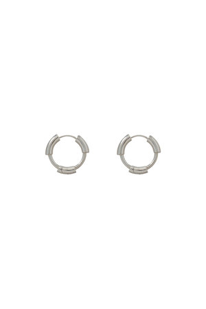 メゾンドパルス/MAISON D’PULSEのBold thin hoop ピアス(150100/150101)