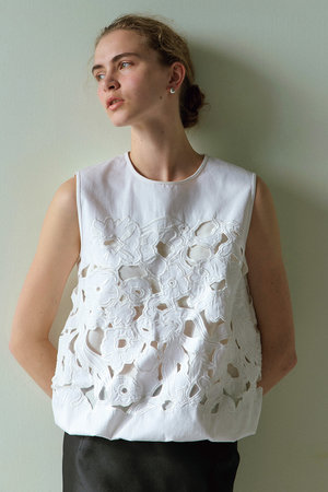 ジェイドット/j.のカッティングレースノースリーブブラウス(110400/110401)