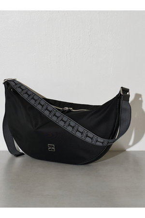 IACUCCI｜イアクッチのショルダーバッグ通販｜ELLE SHOP (エル