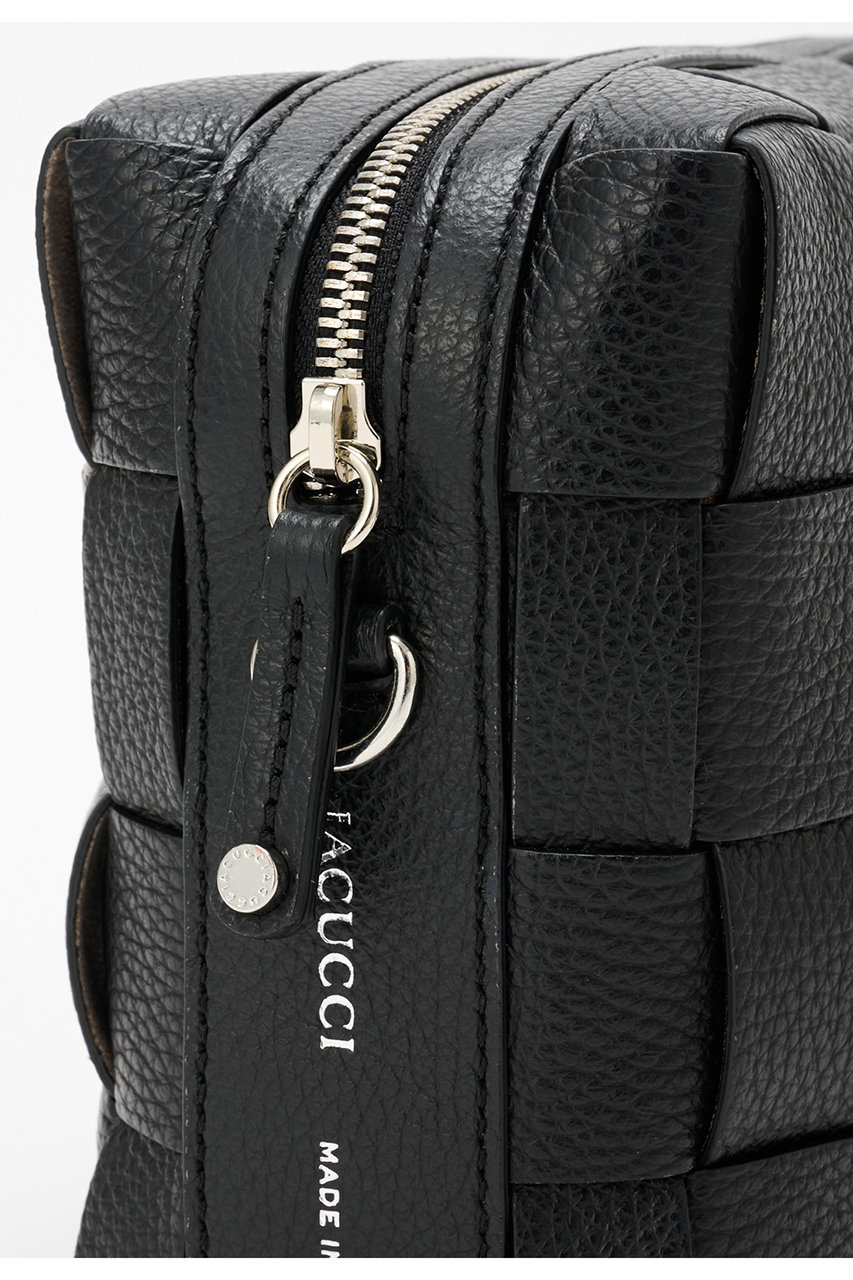 IACUCCI（イアクッチ）の「テア S CERVO（ショルダーバッグ