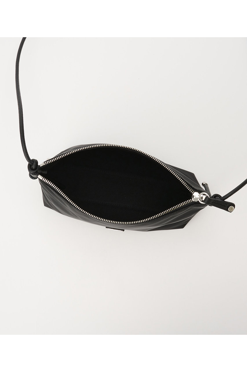 美品■IACUCCI オールレザー ショルダーバッグ　ブラック ウエストポーチ IACUCCI｜イアクッチのショルダーバッグ（ブラック/黒色系）通販