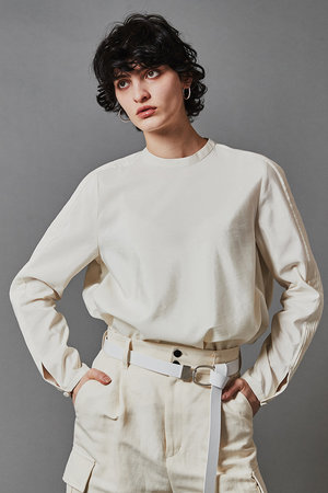 オブリオ/AUBRIOTのシルクナイロンサンドウォッシュ フレアブラウス(110400/110403)