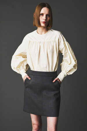 オブリオ/AUBRIOTのメモリータフタ ブラウス