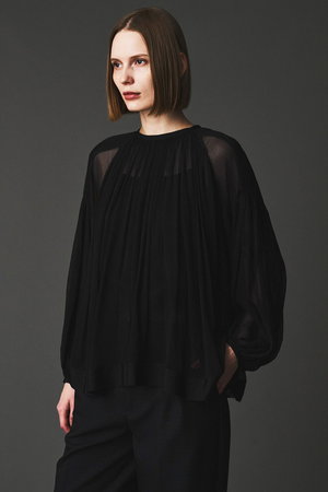 オブリオ/AUBRIOTのシルククレープ ブラウス(110400/110403)