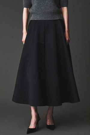 オブリオ/AUBRIOTのマットサテンスカート