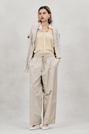 オブリオ/AUBRIOTのマイクロシルクトラックパンツ(110600/110601)