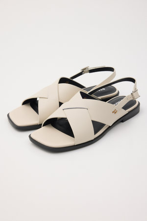 スタッカート/STACCATOのスクエアモードフラットティン(130400/130401)