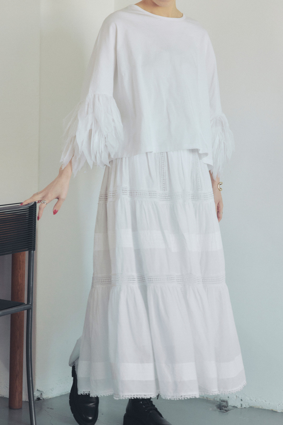 AAYUSHI(アユーシ)｜【予約販売】フェザーフリルカットソー/ホワイト