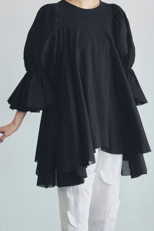 アユーシ/AAYUSHIのフリルヘムパフスリーブトップス(110100/110102)
