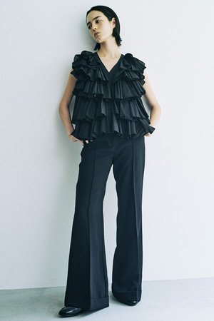 アユーシ/AAYUSHIの【予約販売】レイヤードラッフルブラウス