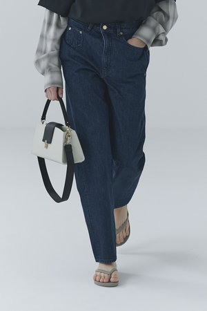 クルニ/CULLNIの【UNISEX】Asymmetrical ポケット ストレートデニムパンツ(110600/110604)