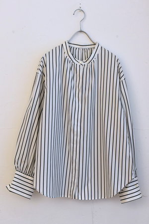 レリル/lelillの「ピマソロ」スプリッドブラウス