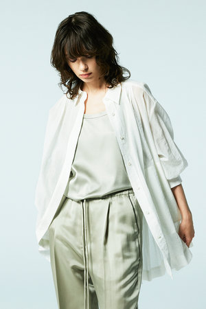 ポケット付きシアーロングシャツ