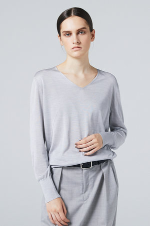 オーヴィル/EAUVIREのフィラメントシルクVネックプルオーバー(110400/110403)