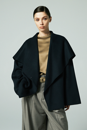 オーヴィル/EAUVIREのケープカラーコート(110900/110902)