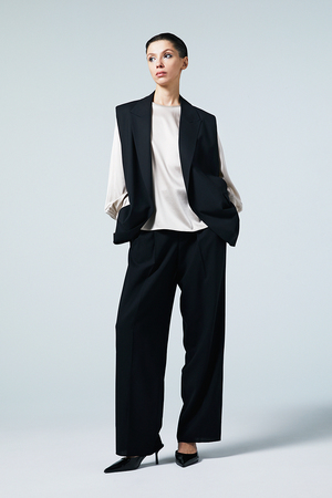 オーヴィル/EAUVIREのワンタックテーパードパンツ(110600/110601)