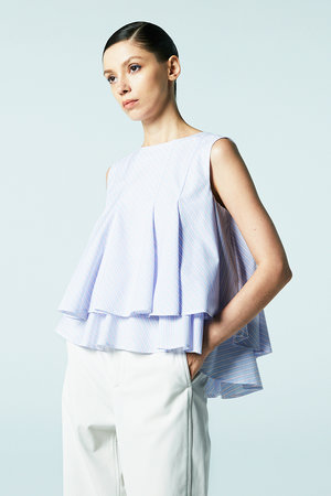 オーヴィル/EAUVIREのクロップドフレアブラウス