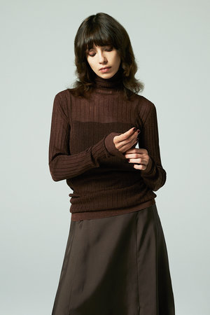 シアーラメタートルネックニットプルオーバー