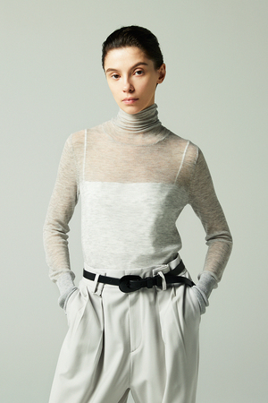 オーヴィル/EAUVIREのシアーカシミヤタートルネック(110300/110301)